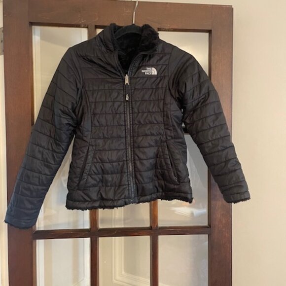 The North Face Girls' Reversible Mossbud Jacket in Black, Size Medium - Picture 2 of 9